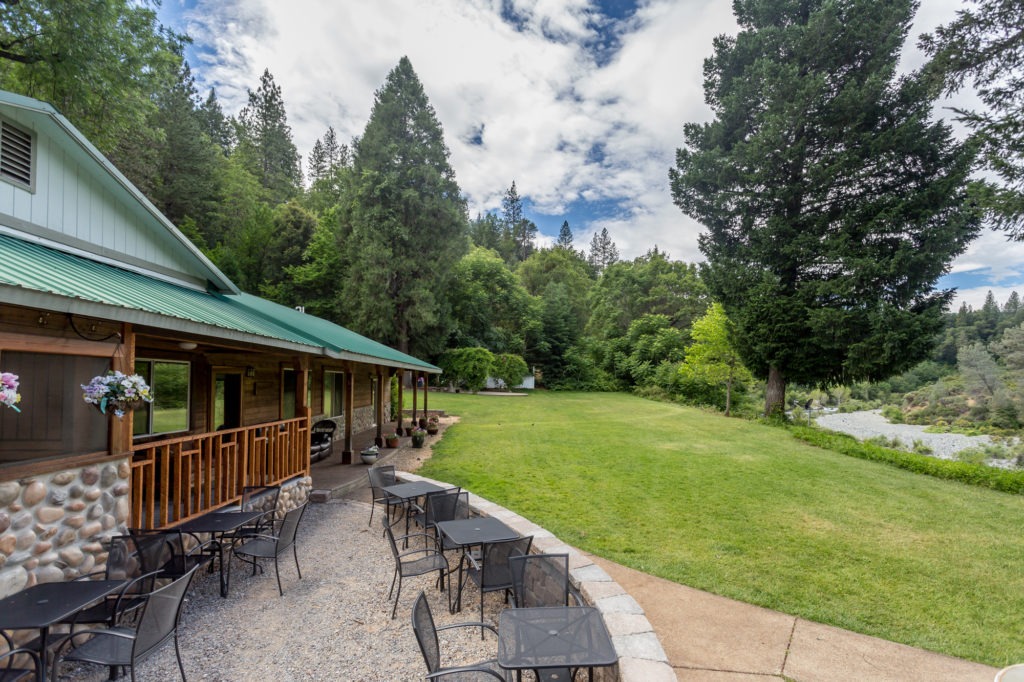 Upper Sacramento House on The River
