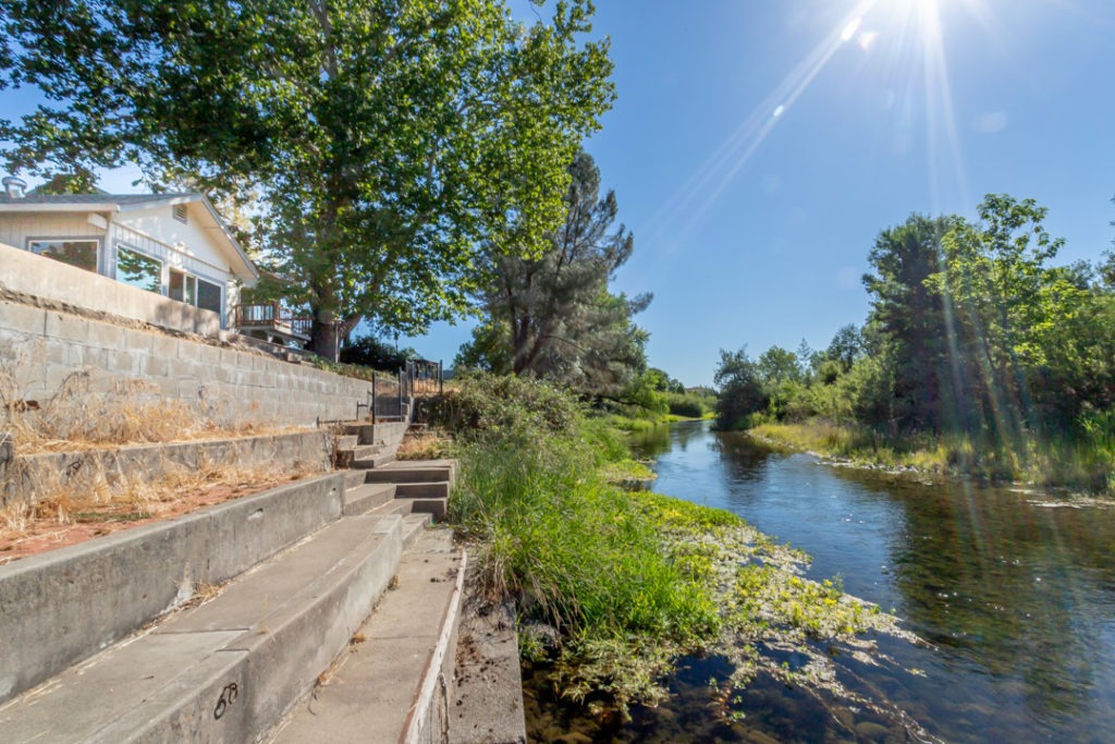 Lower Sacramento Waterfront Home for Sale in Redding